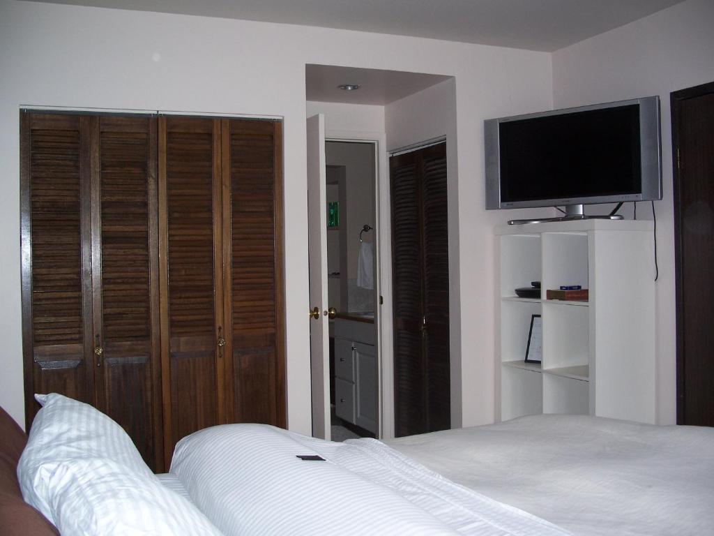 Tall Trees Bed & Breakfast Prince Rupert Bilik gambar